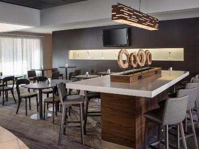 Courtyard By Marriott Airport Hotel 3*