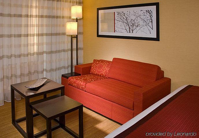 Courtyard By Marriott Airport Hotel Phoenix