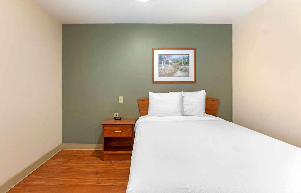 Extended America Select - - West Hotel