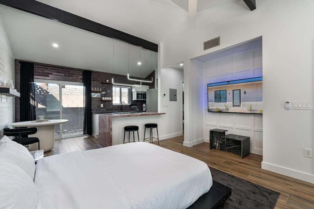 Ash And Ko Aparthotel