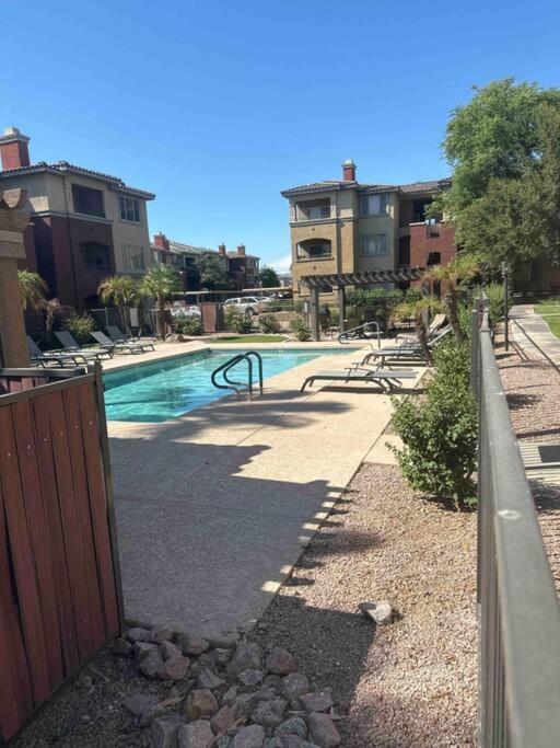 Cozy In Gated Community With Pool By Phx Airport, Tempe, And Old Town Apartment Phoenix