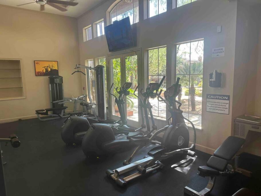Cozy In Gated Community With Pool By Phx Airport, Tempe, And Old Town Apartment