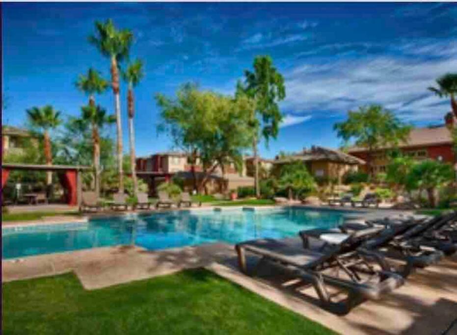 Cozy In Gated Community With Pool By Phx Airport, Tempe, And Old Town Apartment Phoenix
