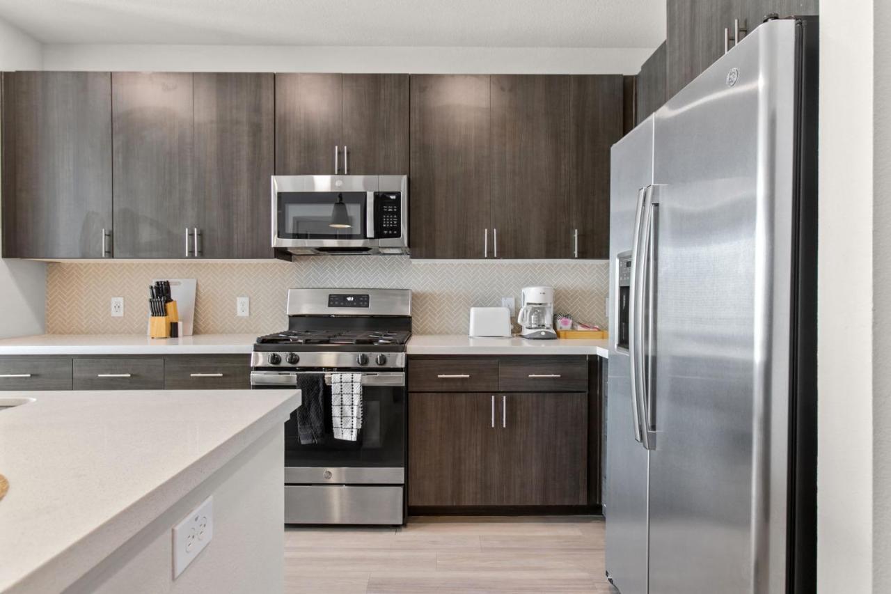 Cozysuites Phx Roro Gym, Pool, Pets, Parking! #3 Apartment *