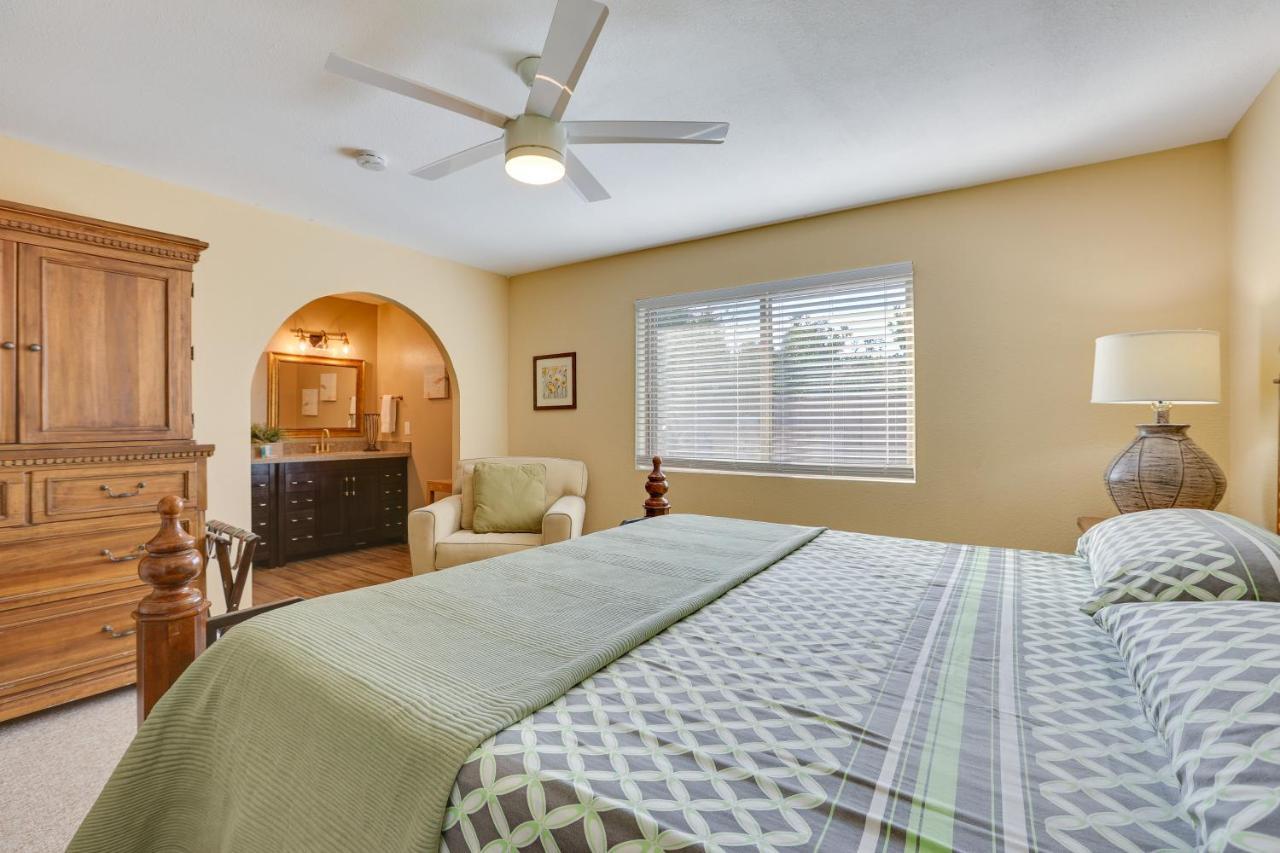 Glendale Oasis With Private Pool, Patio And Fireplace! Holiday home Phoenix