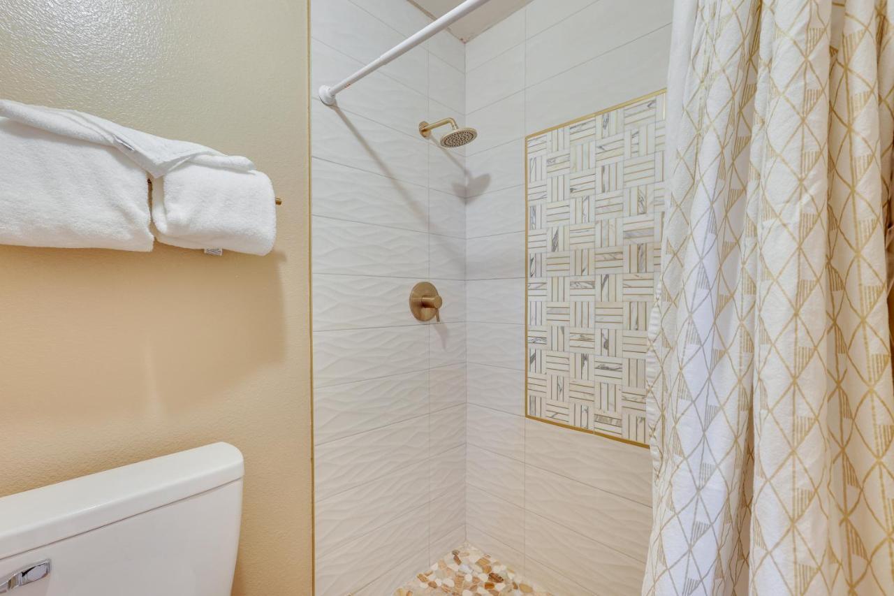 Glendale Oasis With Private Pool, Patio And Fireplace! * Phoenix