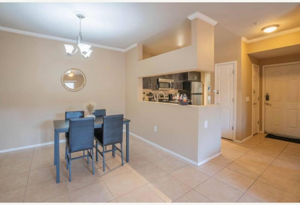 Apartment Modern 2br Oasis Pool, Gym & Parking Near Airport Phoenix