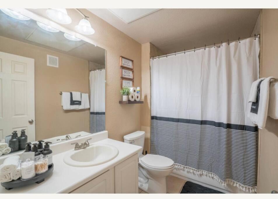Apartment Modern 2br Oasis Pool, Gym & Parking Near Airport Phoenix