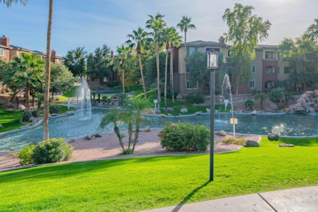 Apartment Modern 2br Oasis Pool, Gym & Parking Near Airport *