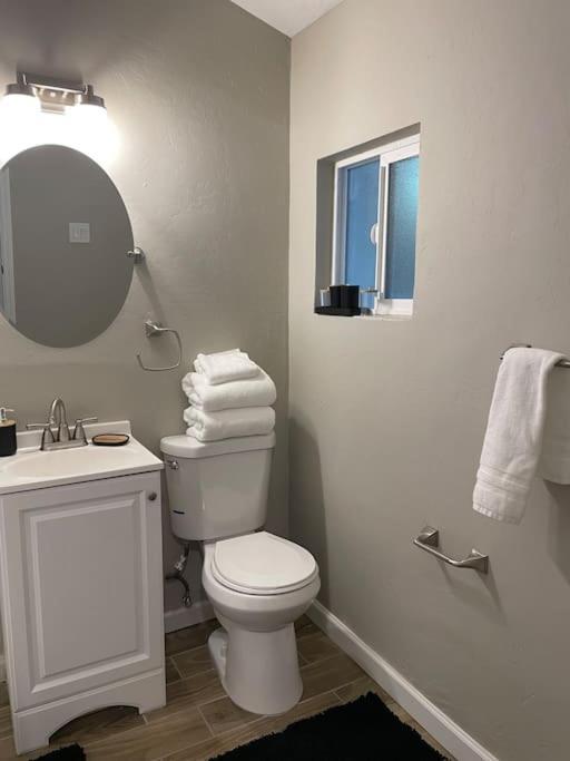 Apartment New Midtown With Full Kitchen *