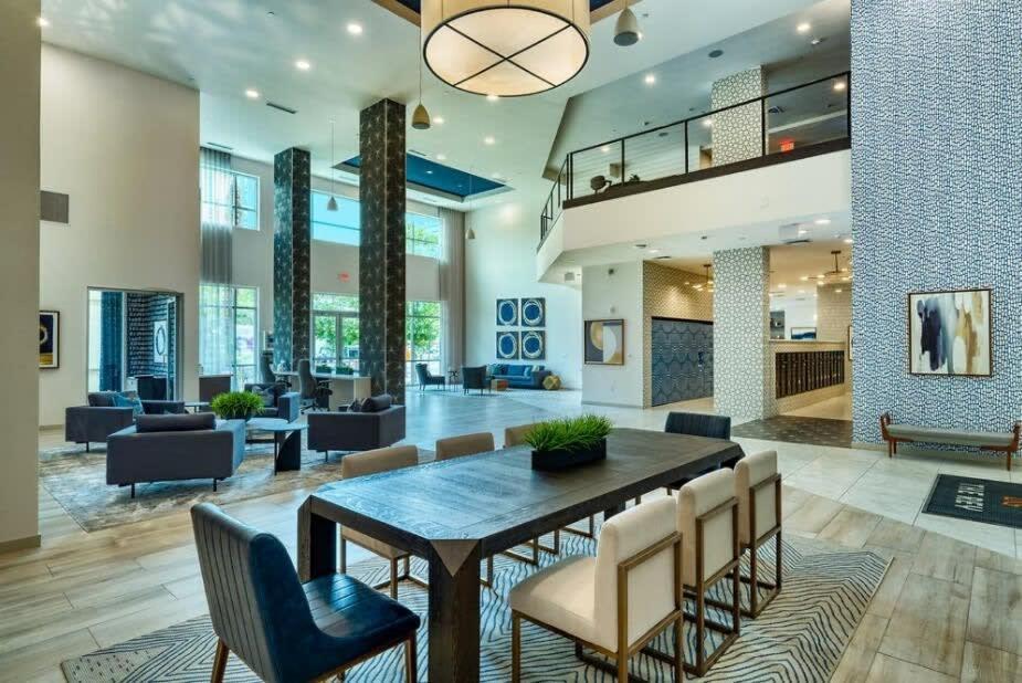 Cozysuites Phx Roro Gym, Pool, Pets, Parking! #5 *
