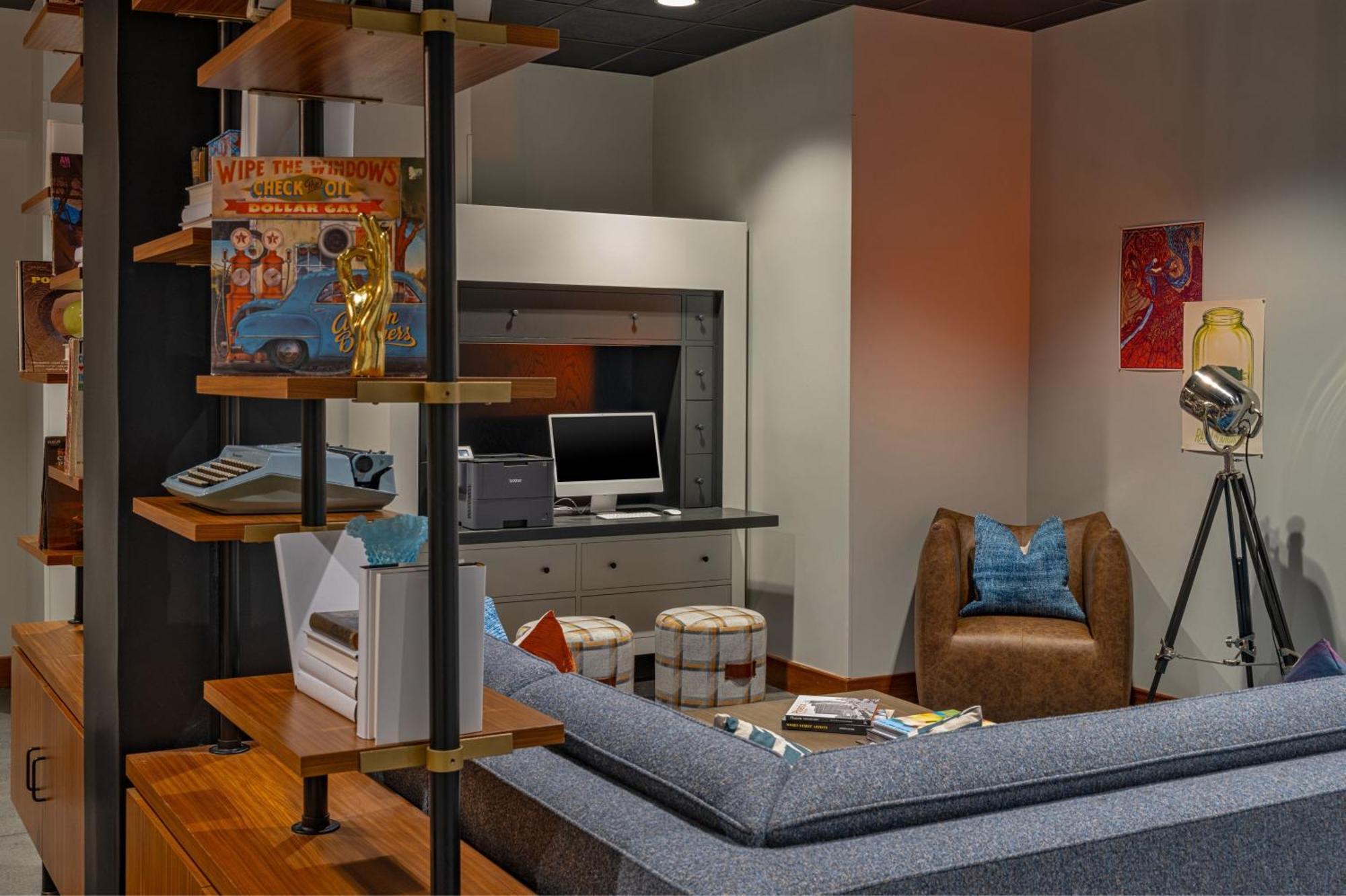 Hotel Moxy Downtown