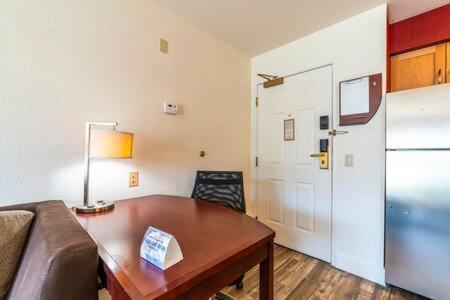 Apartamento Metro Phx 1bd Interior Corridor Phoenix