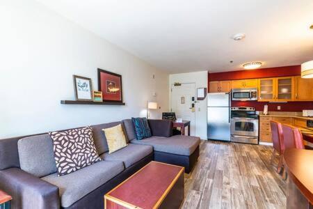 Metro Phx 1bd Interior Corridor * Phoenix