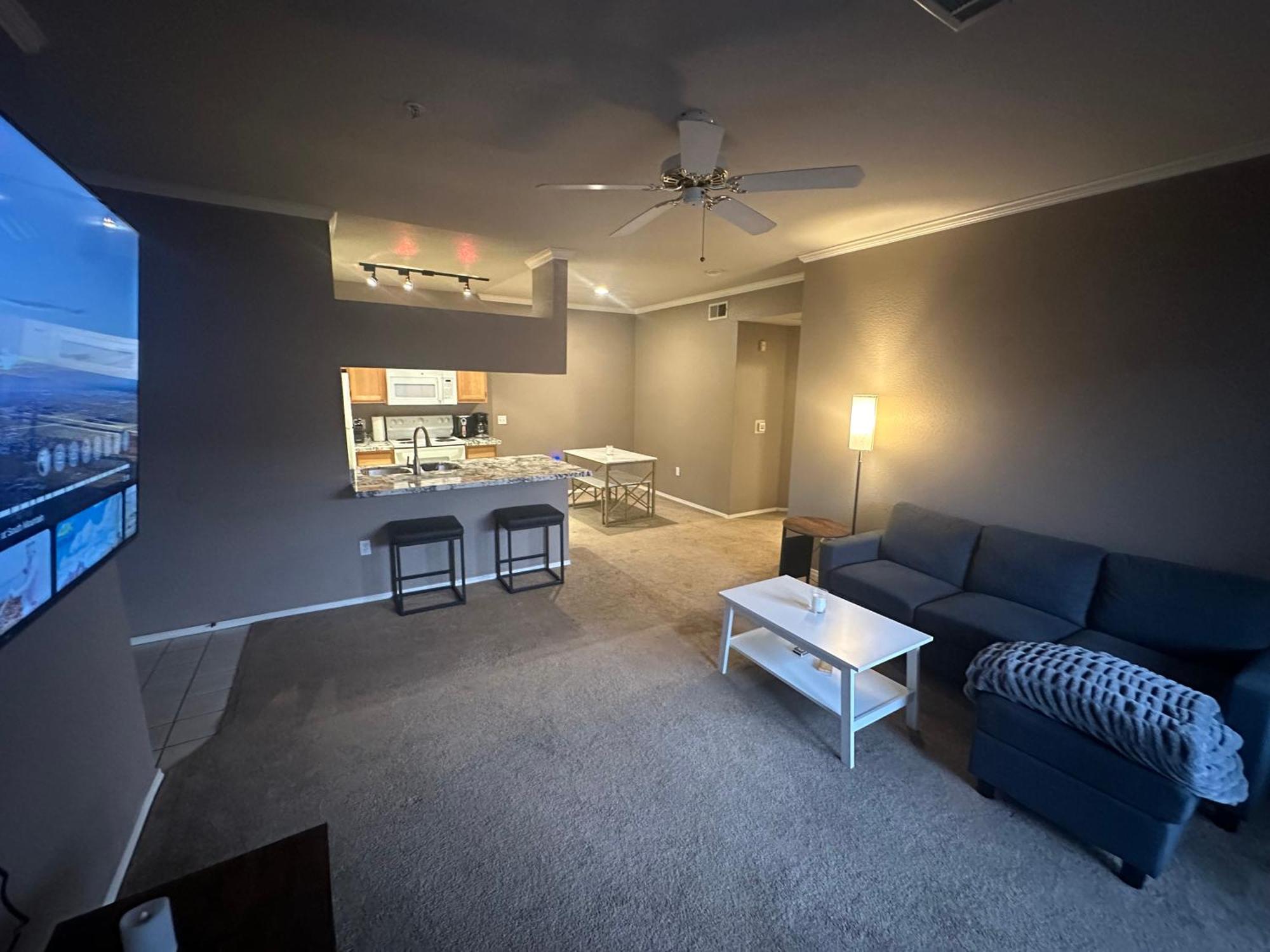 Apartment Cozy In Gated Community With Pool By Phx Airport, Tempe, And Old Town *