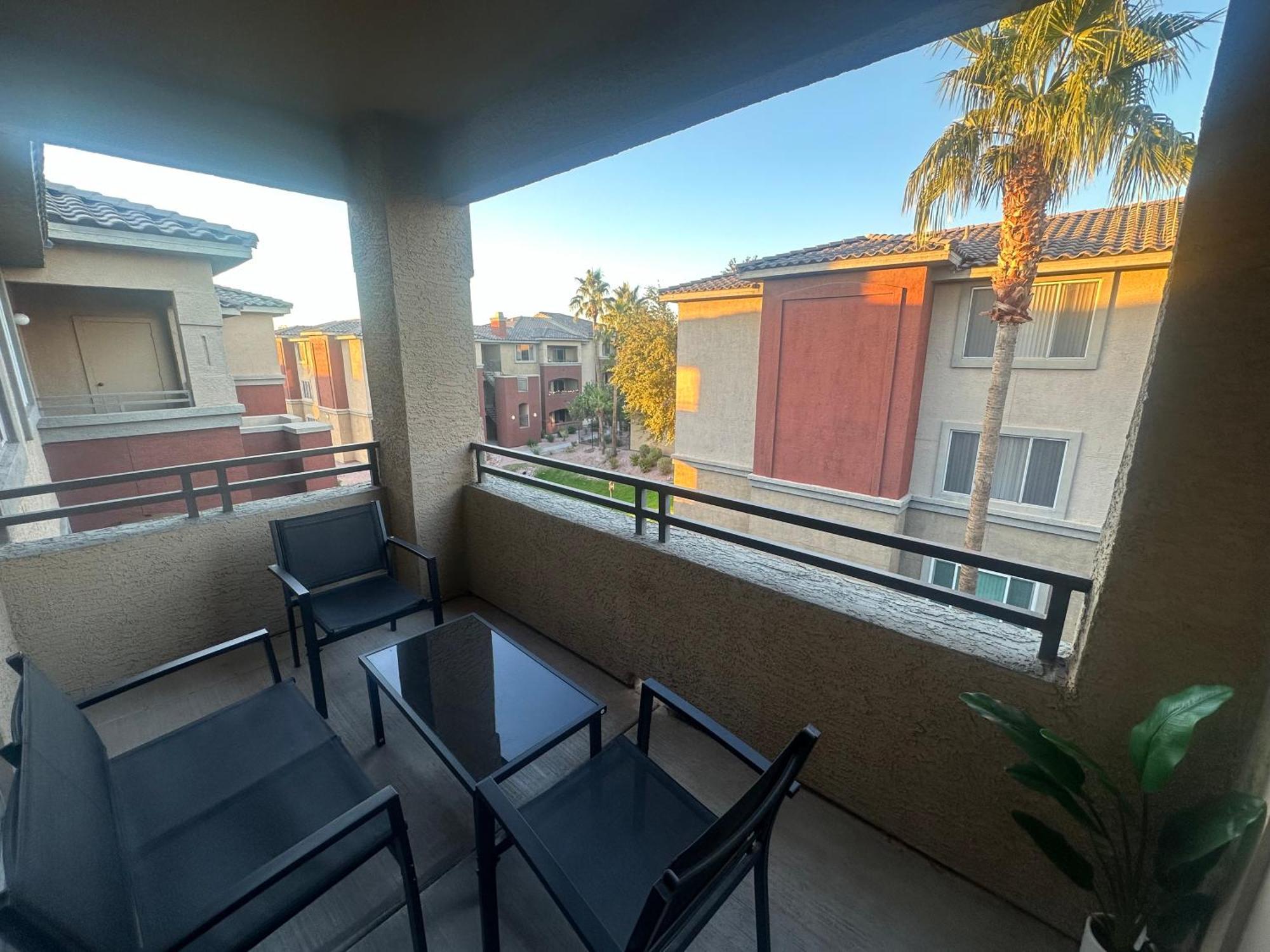 Cozy In Gated Community With Pool By Phx Airport, Tempe, And Old Town Apartment