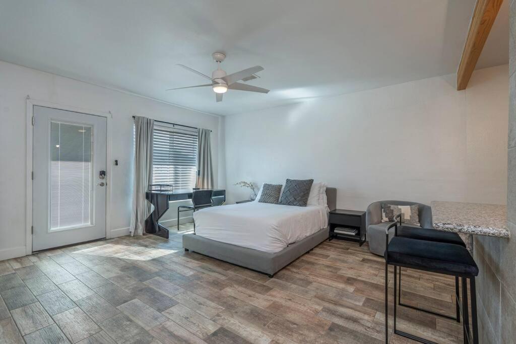 Ash And Ko Aparthotel