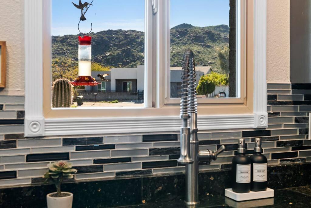 The Hummingbird House, Sauna & Mountain Views! Pousada *