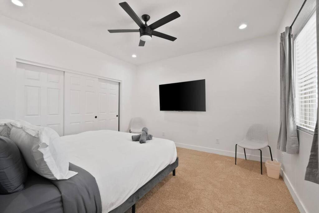 3.8 Miles From Downtown #c Apartamento