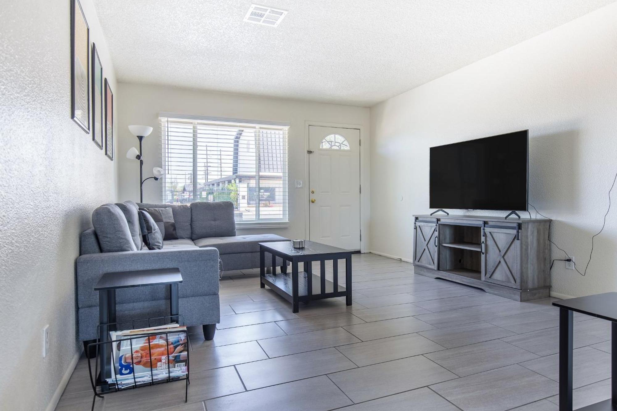 Apartment Cozy 3br House Near Attractions & Shopping