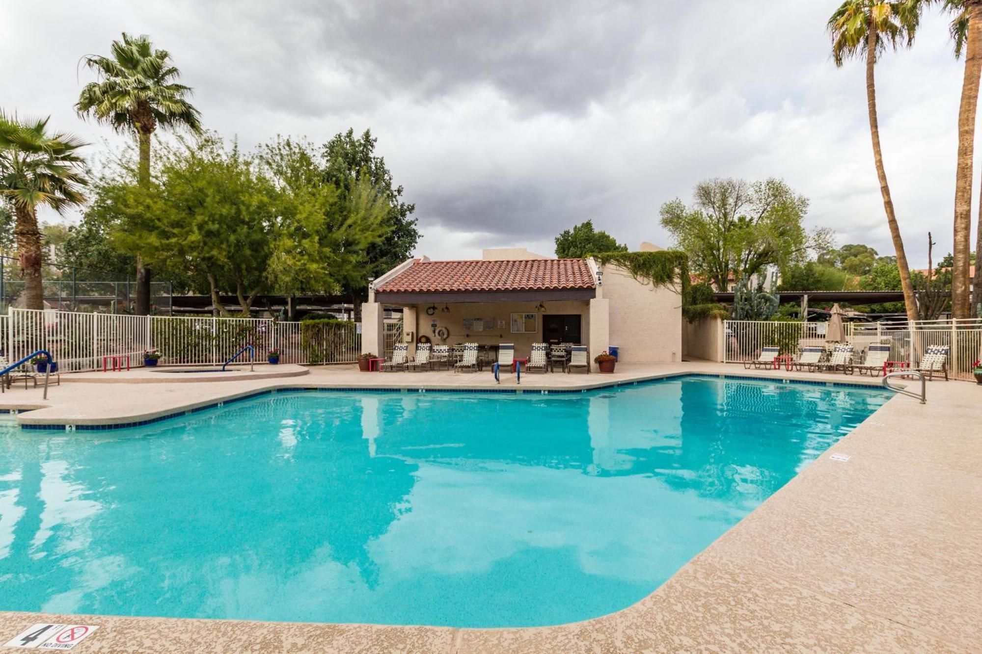 Lakeside Biltmore Village * Phoenix
