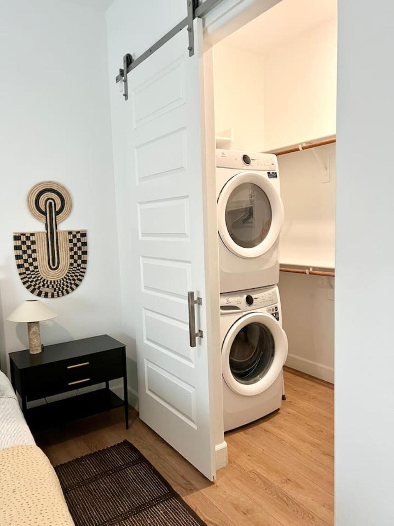 Luxury 1 Bedroom Casita With Private Yard, Garage And Wd