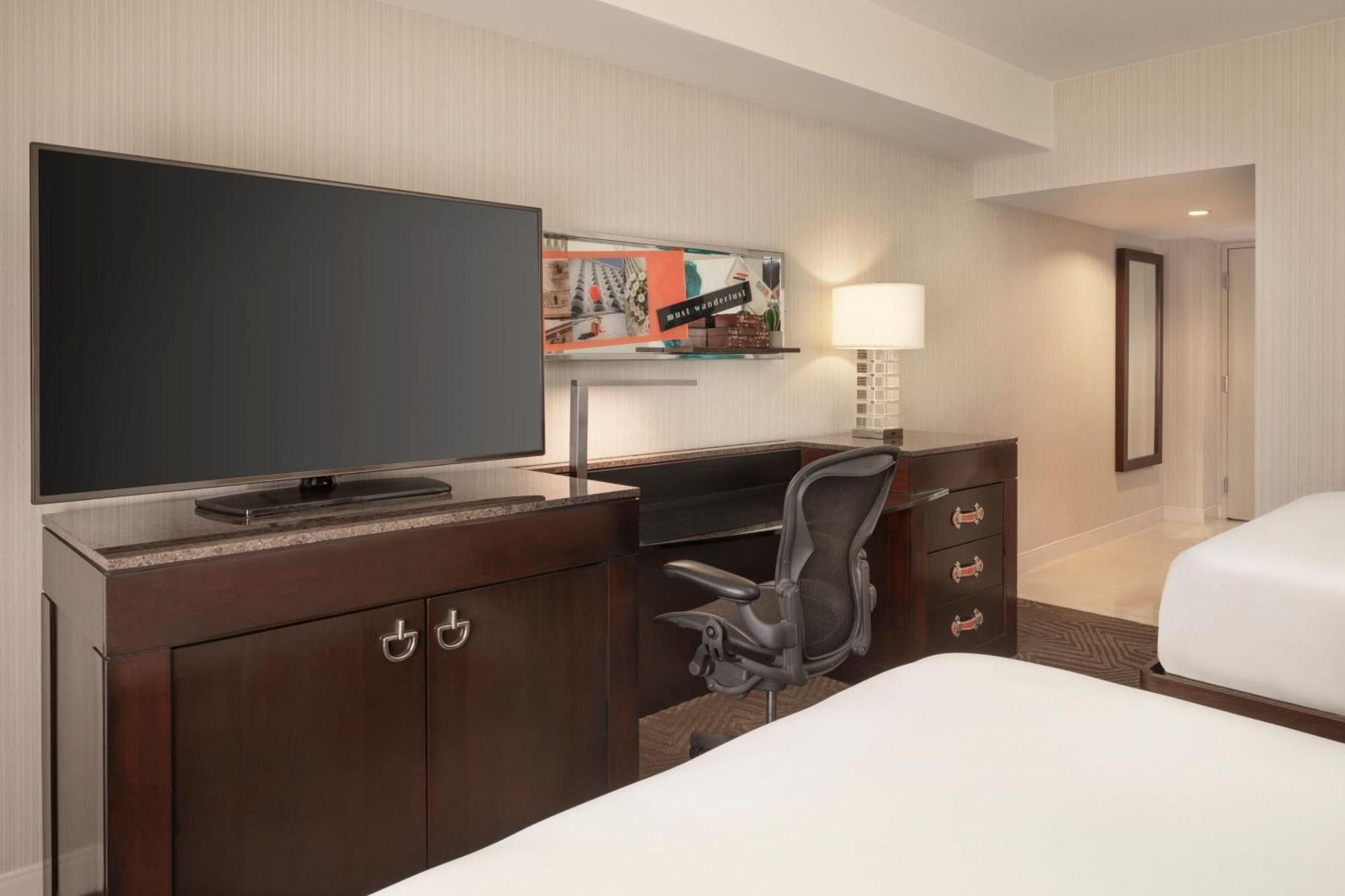 Renaissance Downtown Hotel