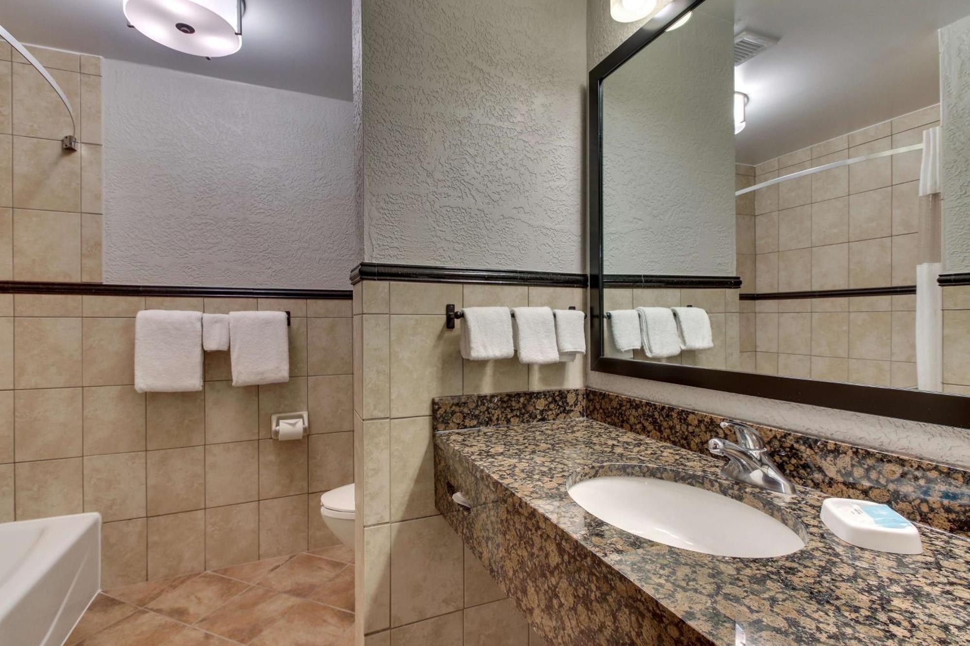 Hotel Drury & Happy Valley Phoenix