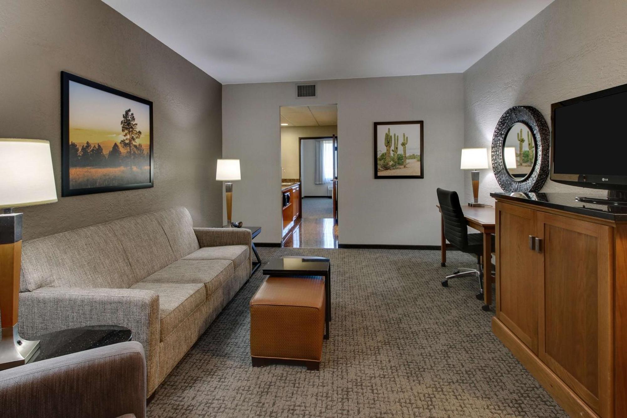 Drury & Happy Valley Hotel 3*