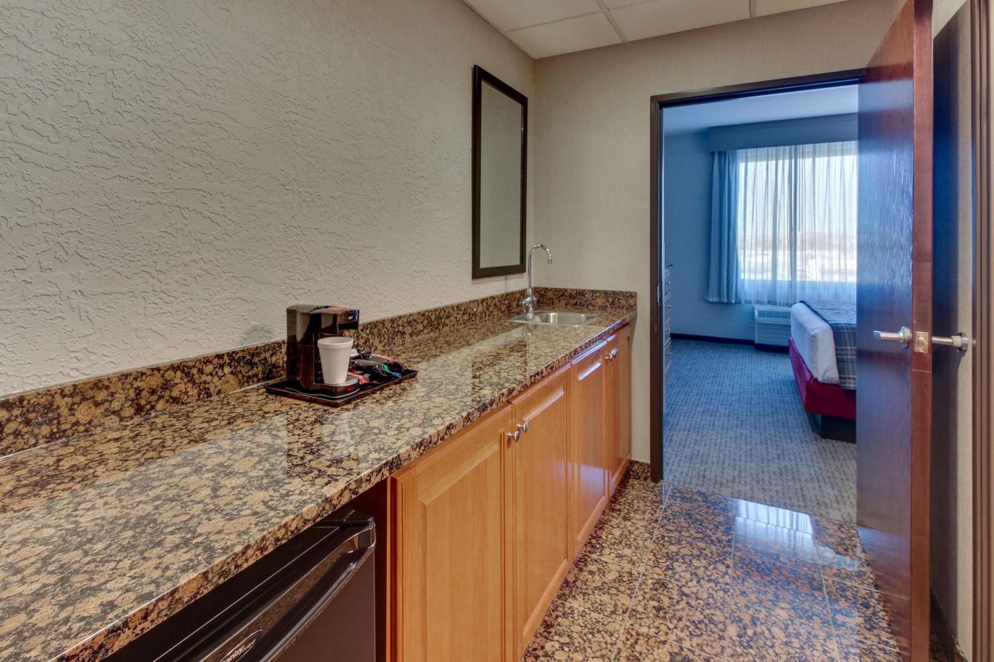 Hotel Drury & Happy Valley Phoenix