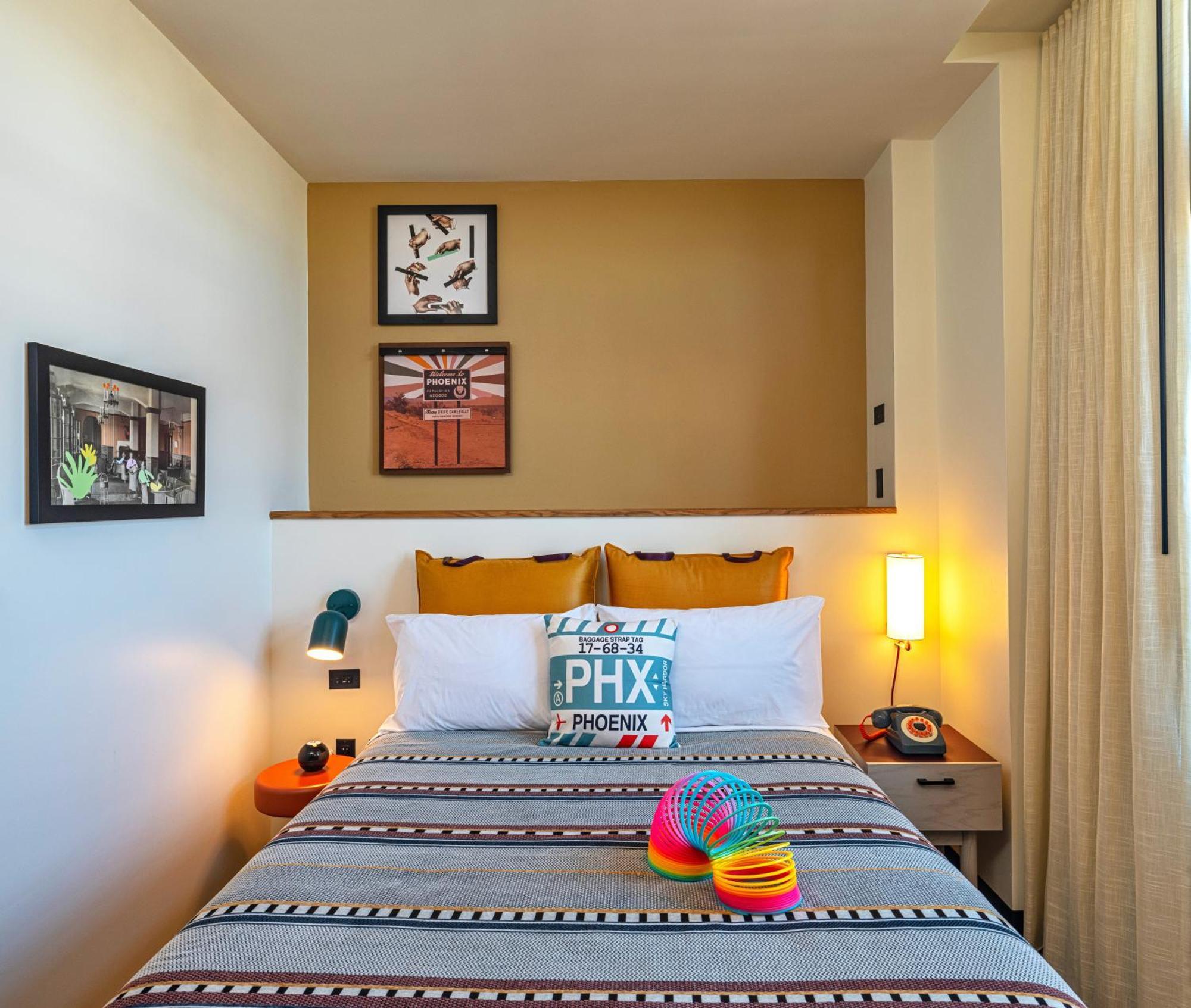 Moxy Downtown Hotel *