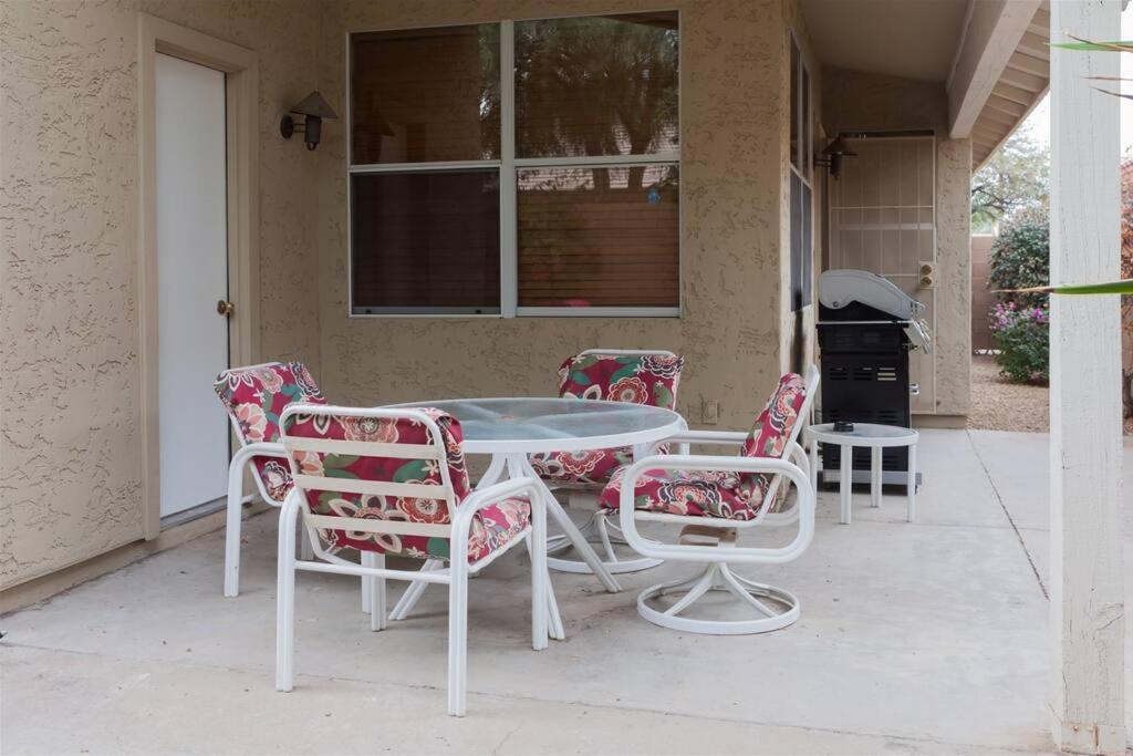 Quiet Desert Getaway With Ping-pong, Bbq, Citrus Casa de férias