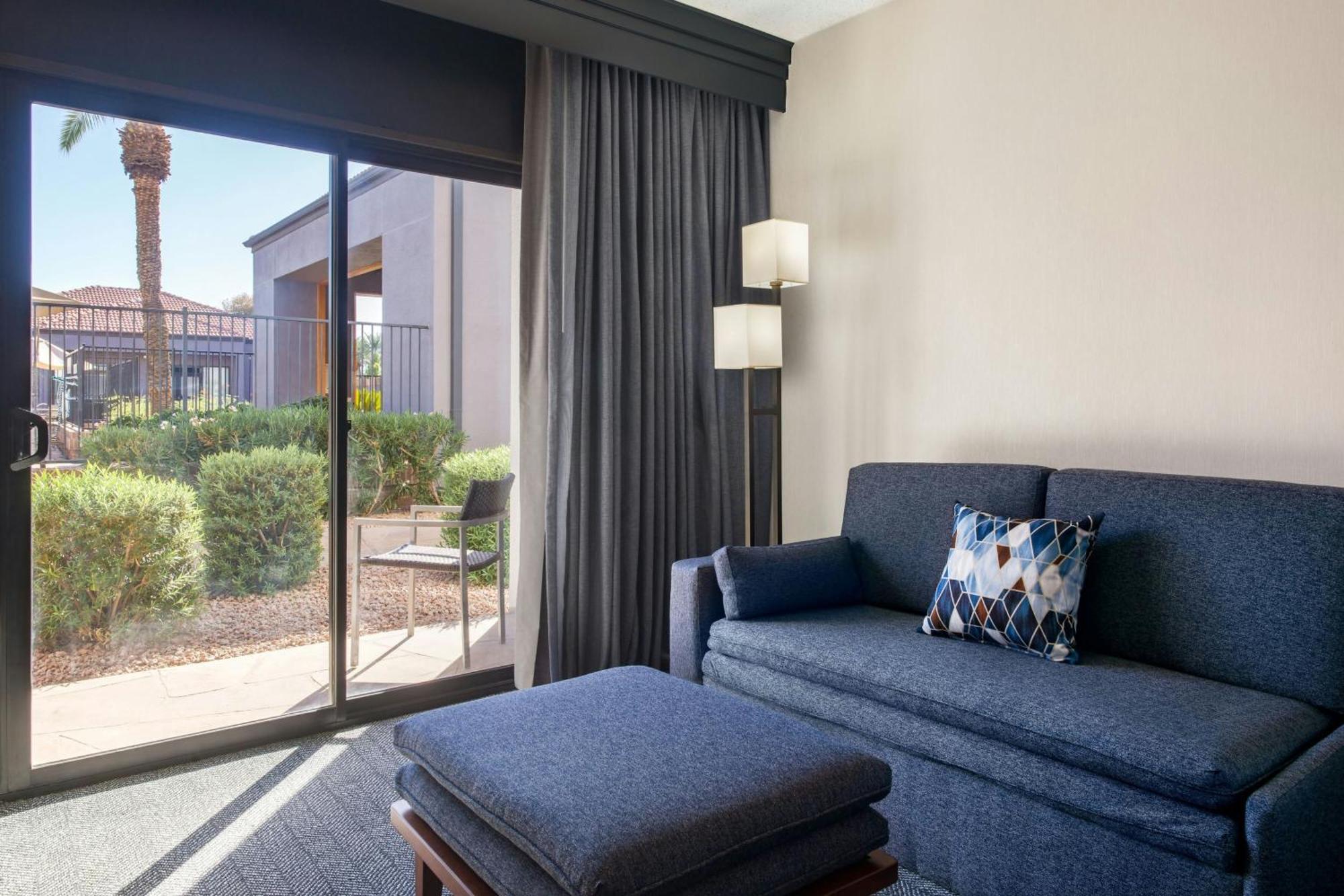 Courtyard By Marriott Airport Hotel 3*