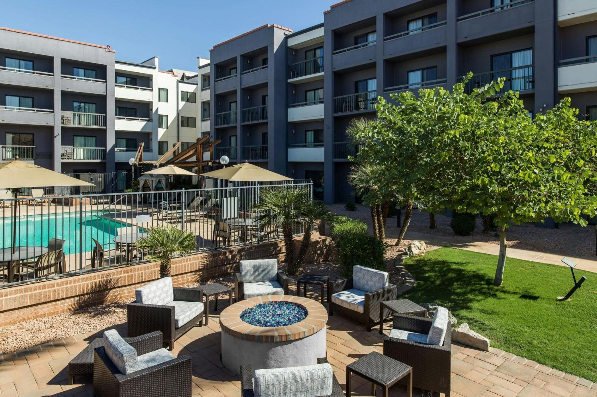 Courtyard By Marriott Airport Phoenix