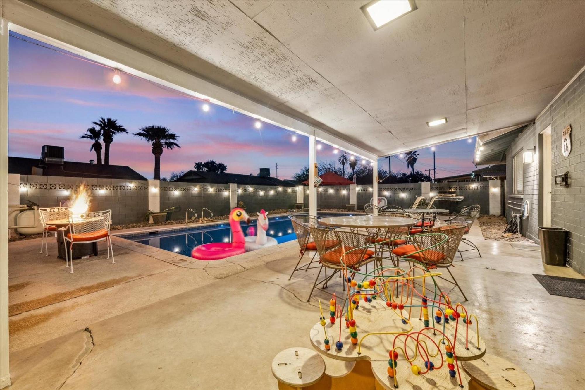 Apartment Vacation House! 6br, Free Heated Pool, Arcade & Hot Tub