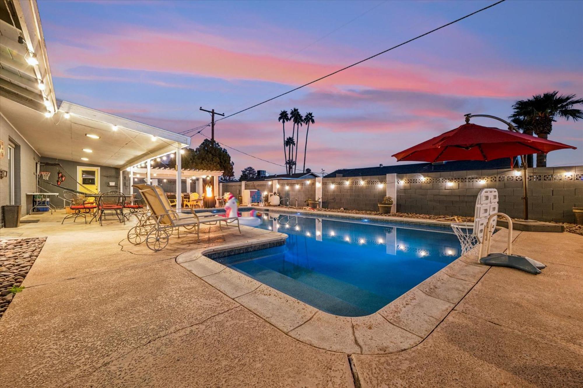 Vacation House! 6br, Free Heated Pool, Arcade & Hot Tub Apartment Phoenix
