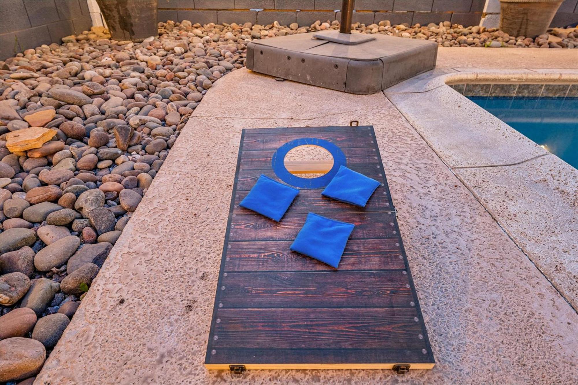 Apartment Vacation House! 6br, Free Heated Pool, Arcade & Hot Tub
