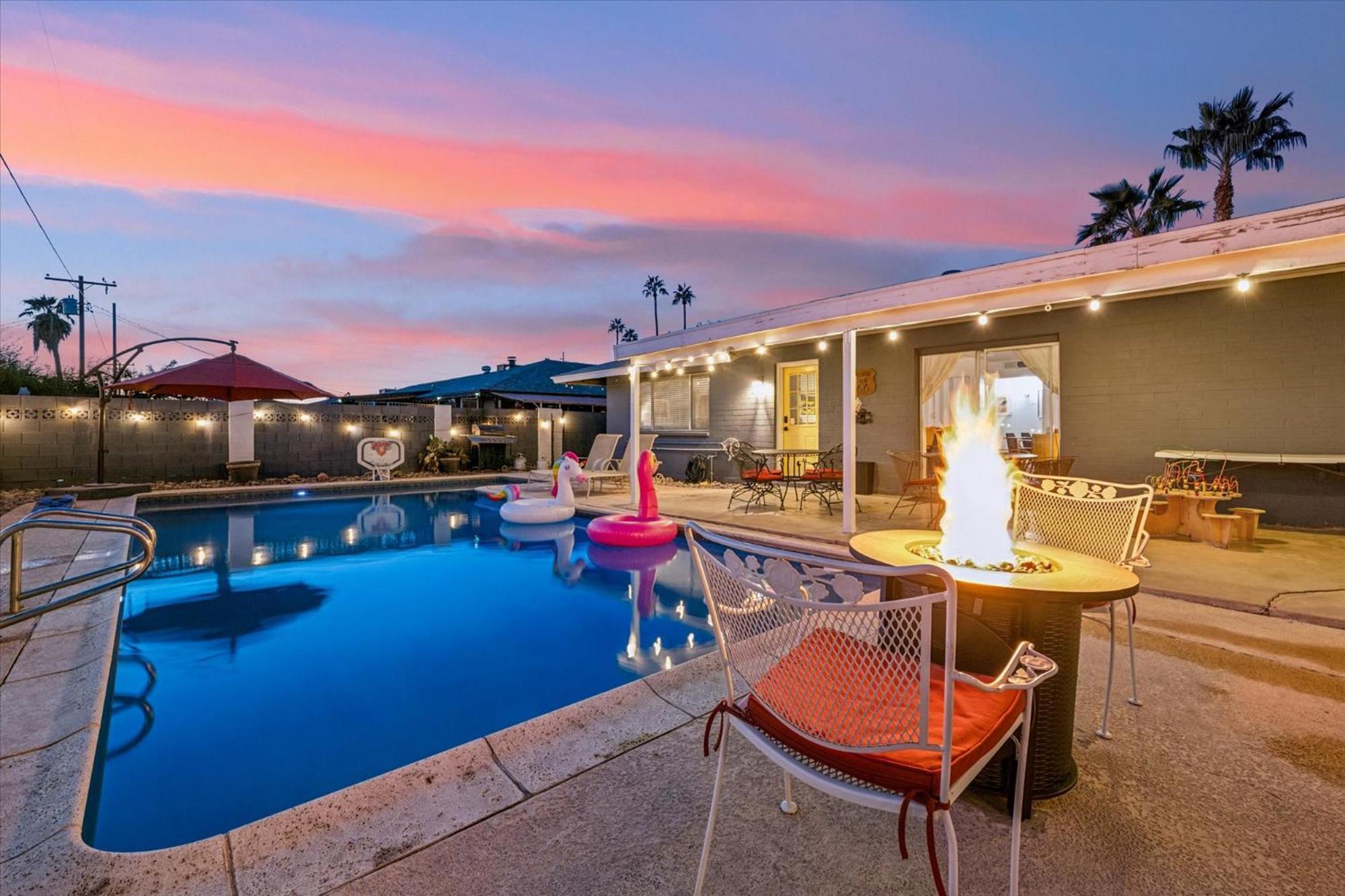 Vacation House! 6br, Free Heated Pool, Arcade & Hot Tub *