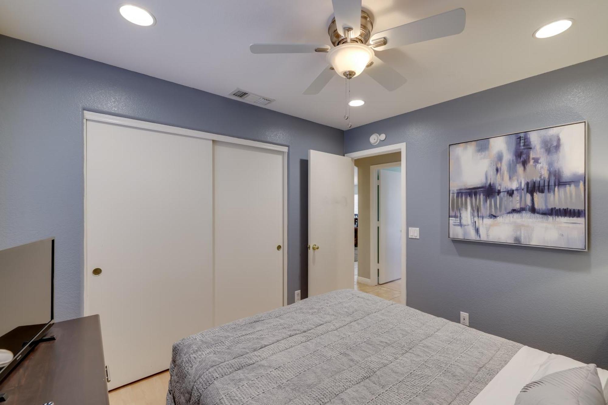 Holiday home Family-friendly Glendale With Private Yard