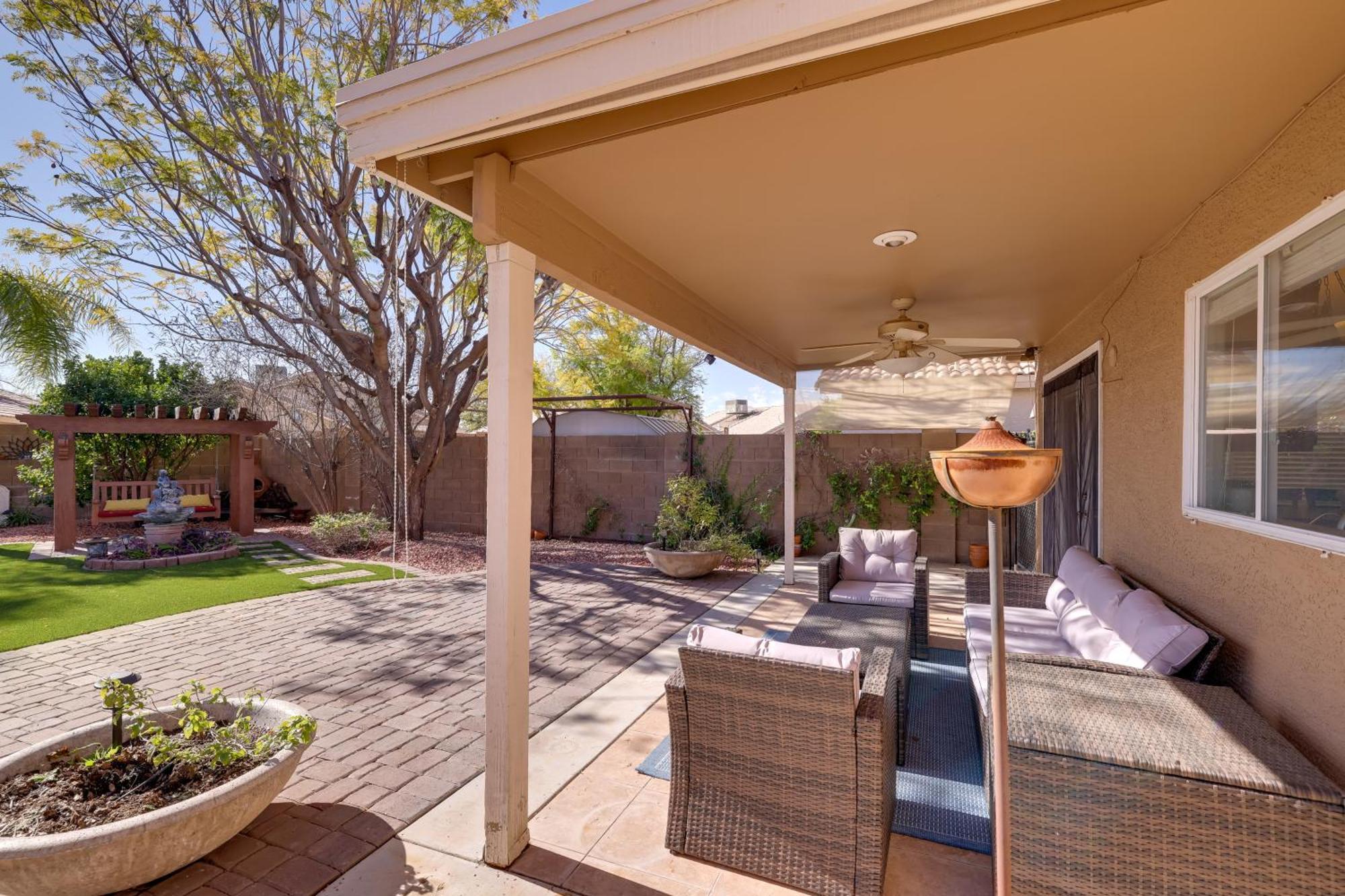 Family-friendly Glendale With Private Yard Holiday home *