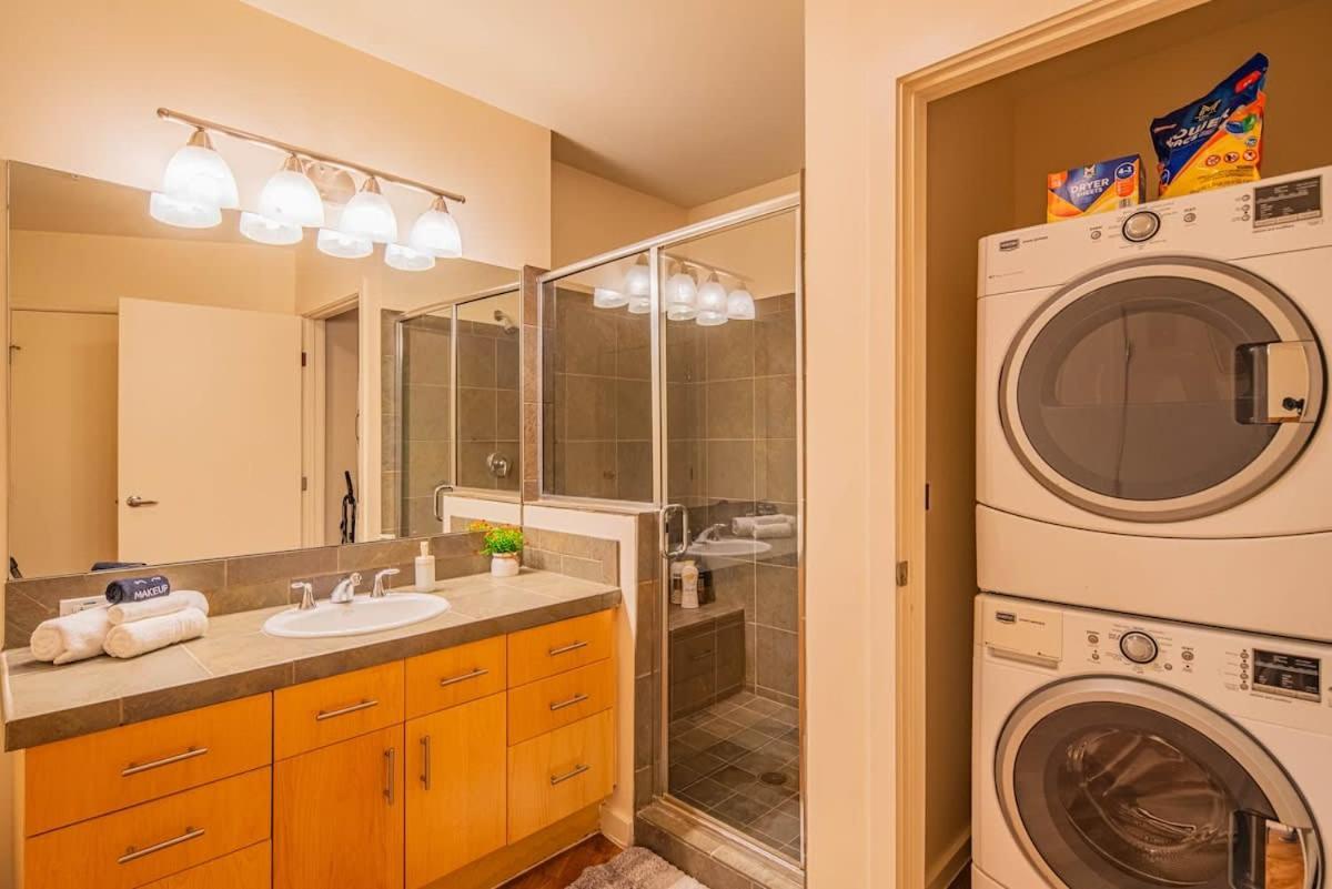 Elegant 28th Floor High Rise, Gym, Parking, Pool, Golf Apartamento