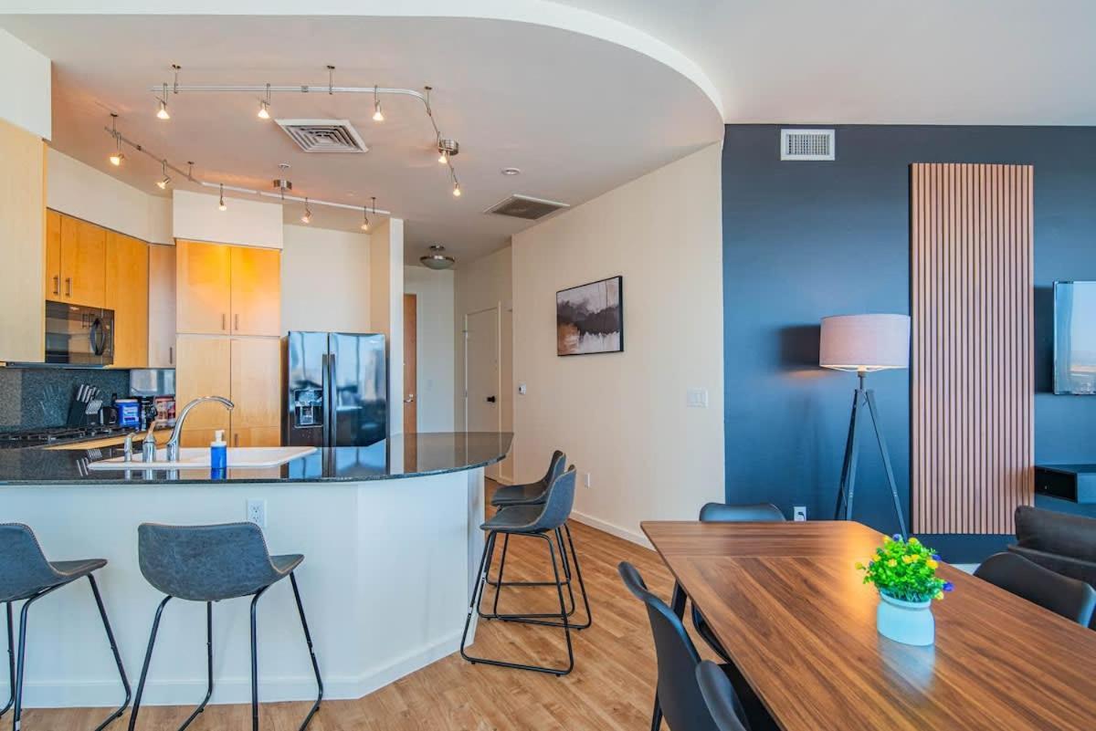 Apartamento Elegant 28th Floor High Rise, Gym, Parking, Pool, Golf