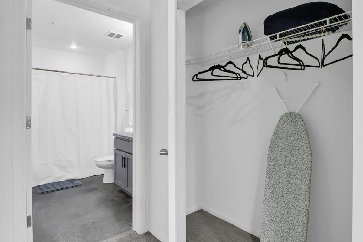Centric 2br In Heart Of Dtphx Free Garage Parking Apartment