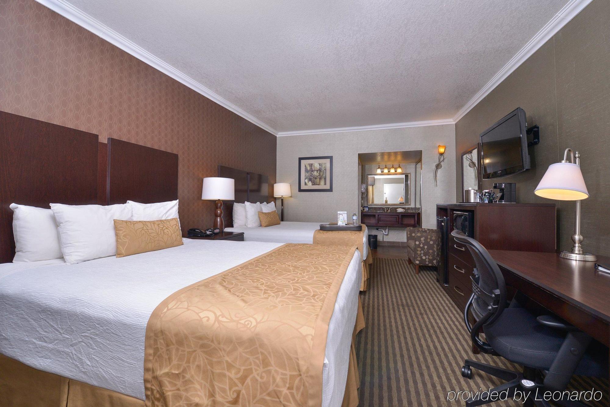 Western Innsuites & Hotel Phoenix