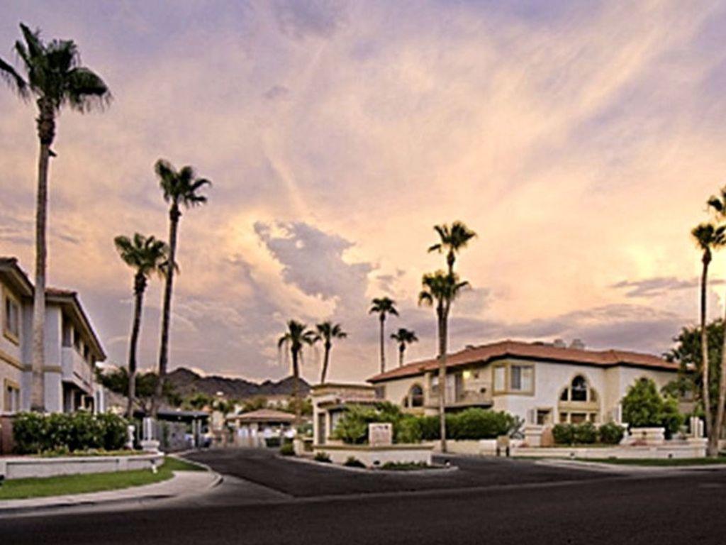 Casa de férias Private Corner Of -- ½ Mile Walk To Nature Trails At N. Mtn. Preserve! Phoenix