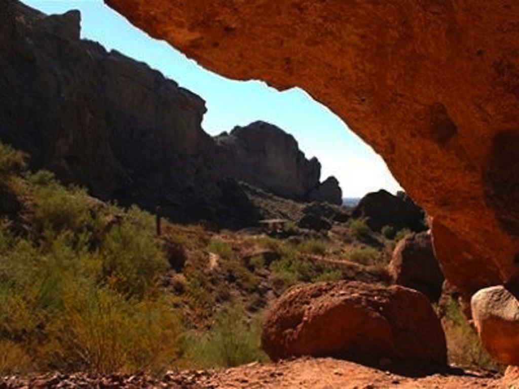 Private Corner Of -- ½ Mile Walk To Nature Trails At N. Mtn. Preserve! Casa de férias