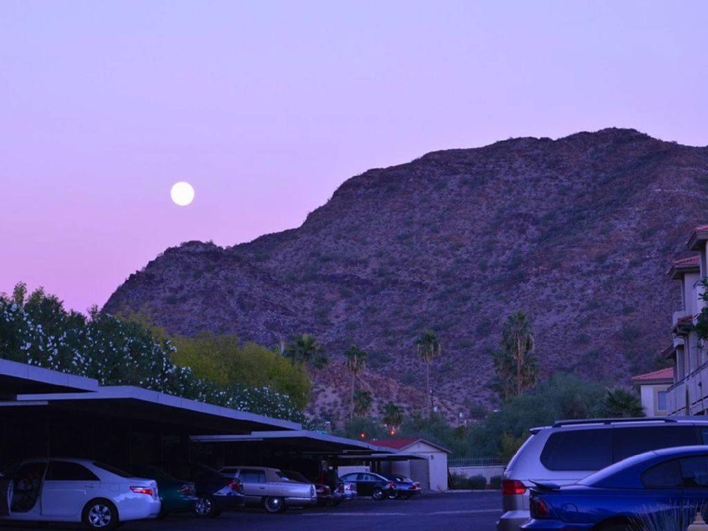 Private Community -- ½ Mile Walk To Hiking & Biking At N. Mtn. Preserve! Casa de férias *