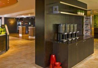 Hotel Courtyard By Marriott Airport 3*