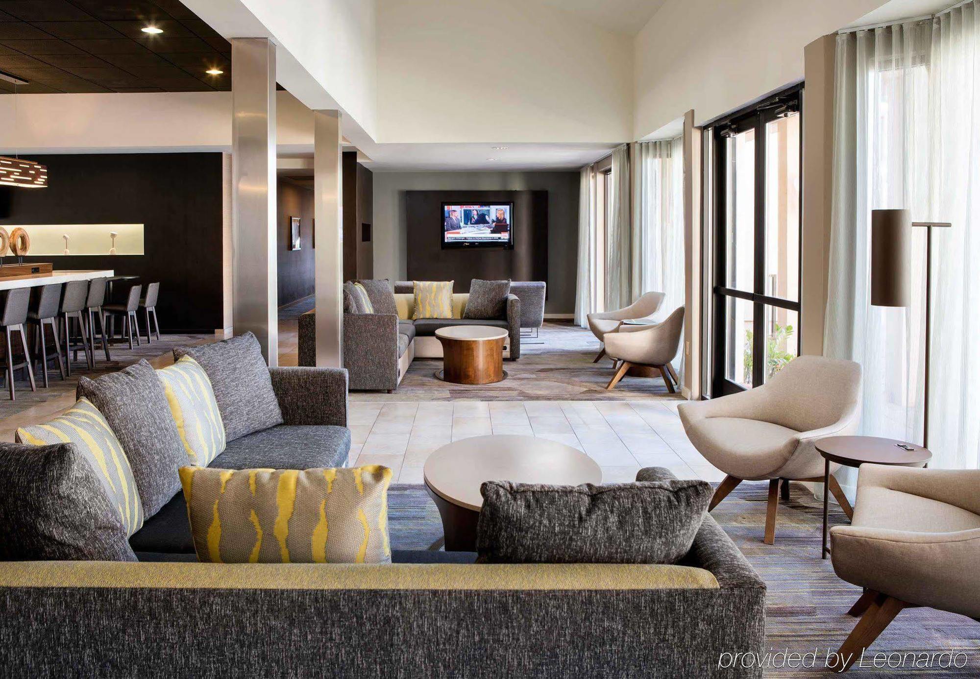 Courtyard By Marriott Airport Hotel Phoenix