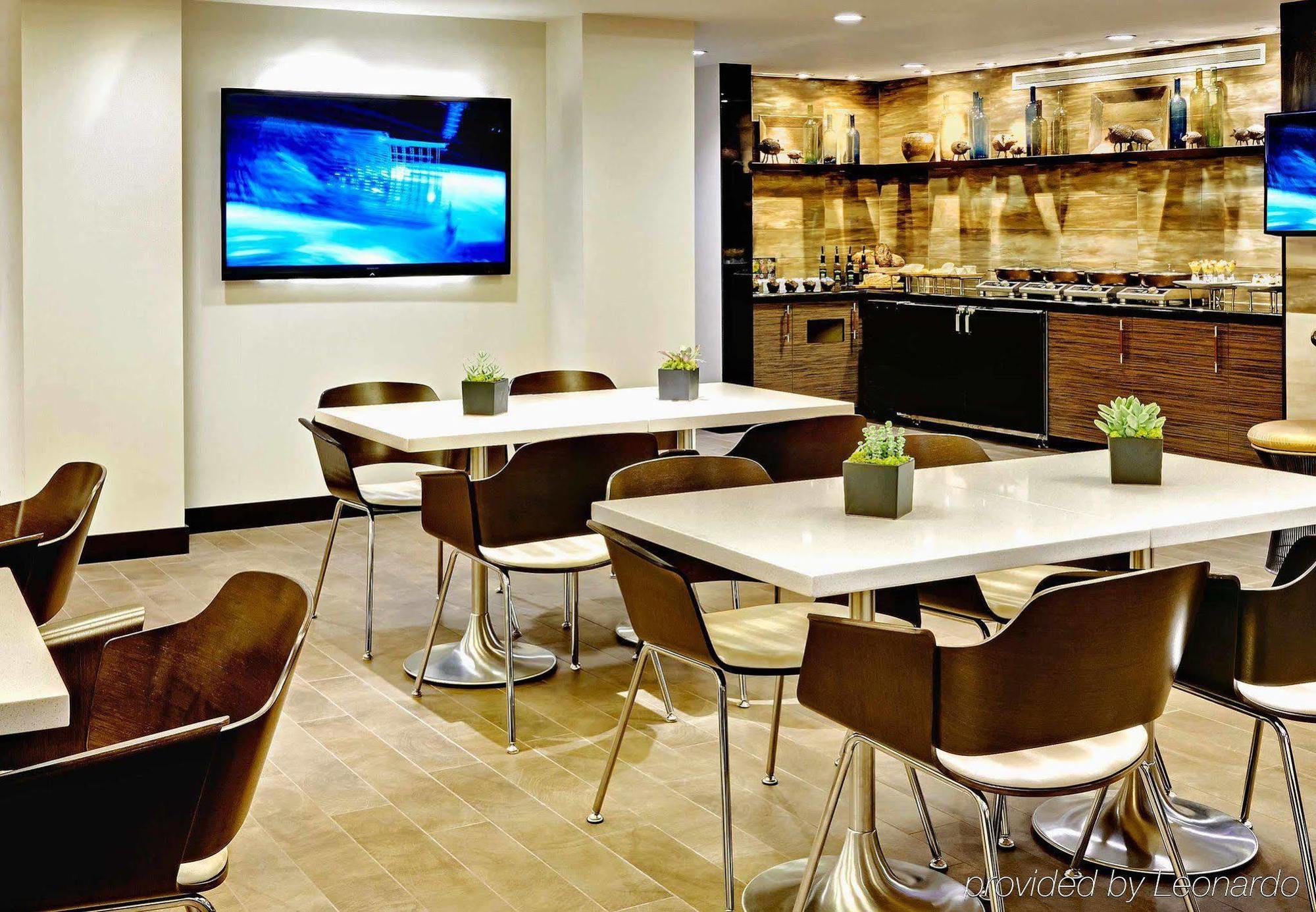 Renaissance Downtown Hotel